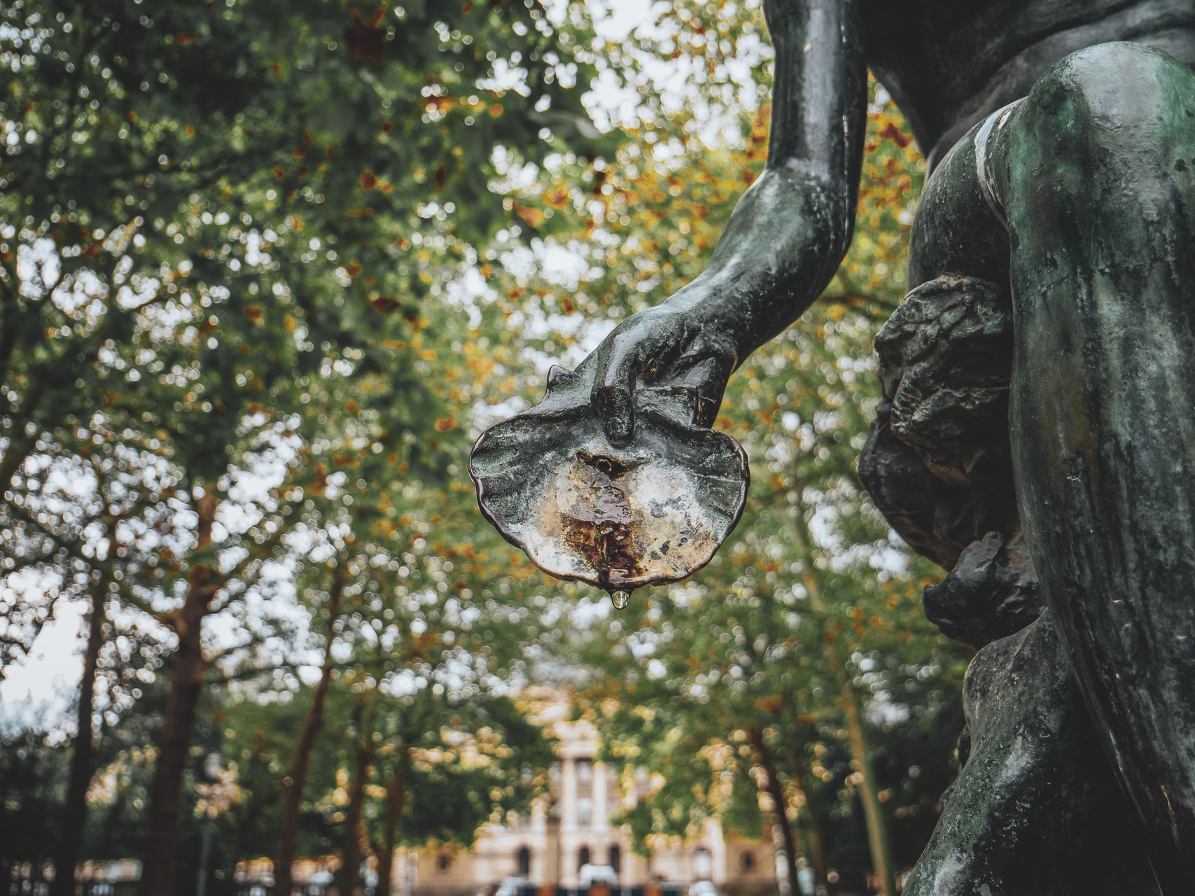 détail d'une statue dans l'ancien parc royal de Bruxelles