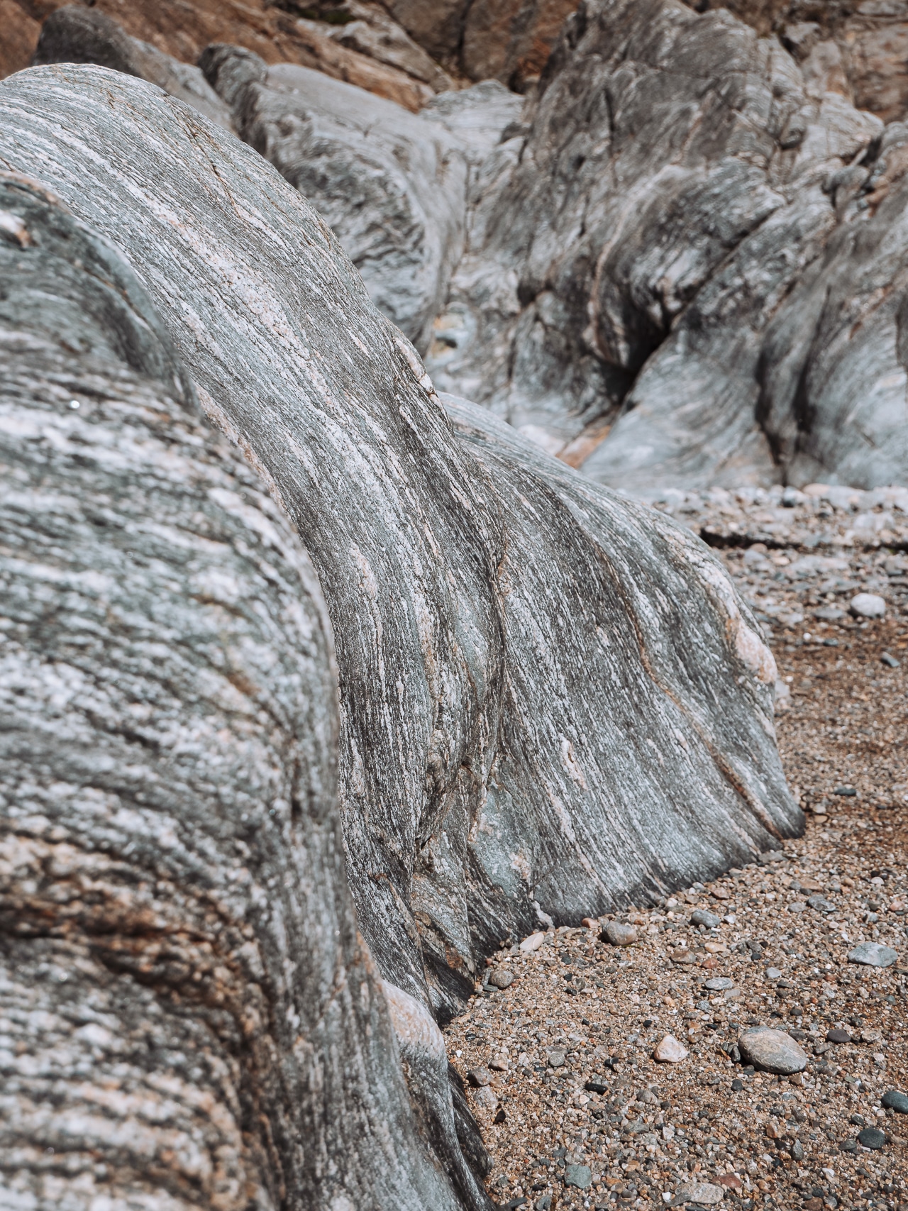 gneiss roche métamorphique france visiter le Cotentin