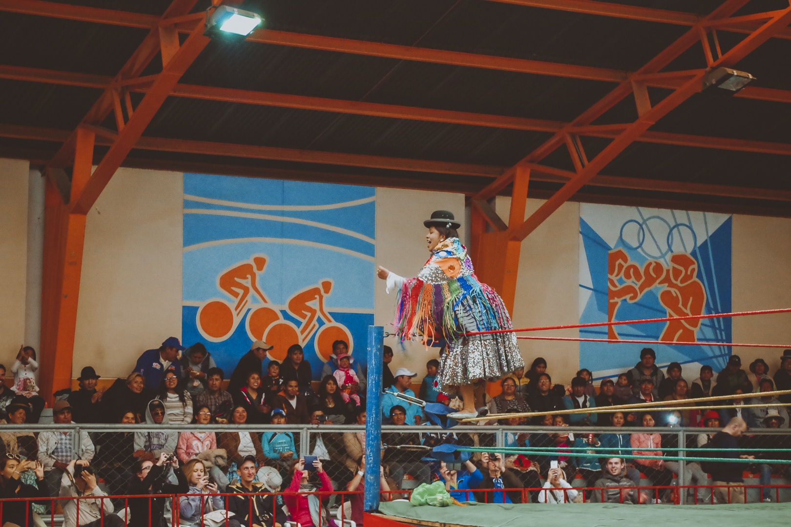 cholitas catch ring sortir à la Paz catcheuse bolivienne