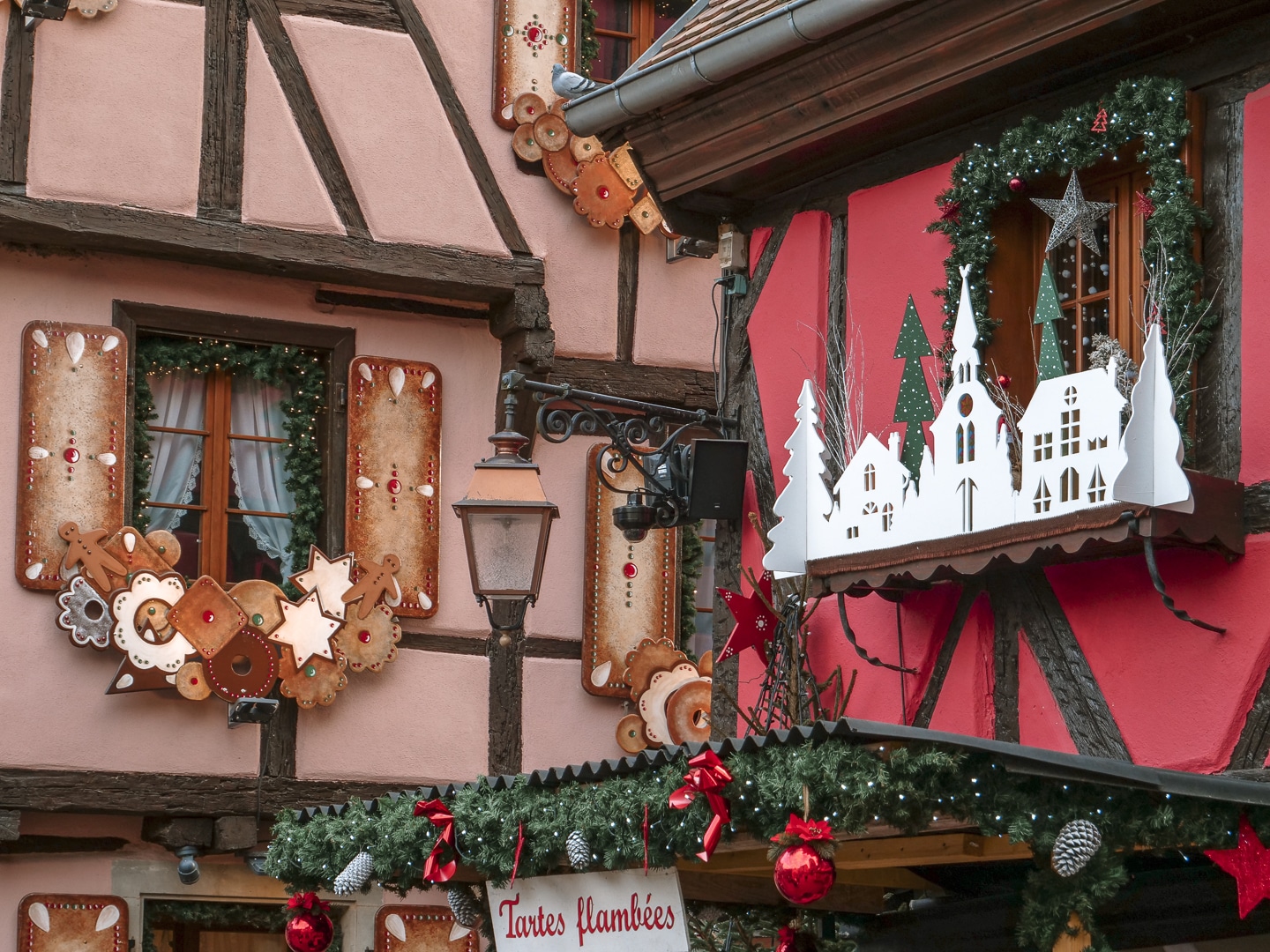 décoration Noël Riquewihr marche de noel authentique en Alsace