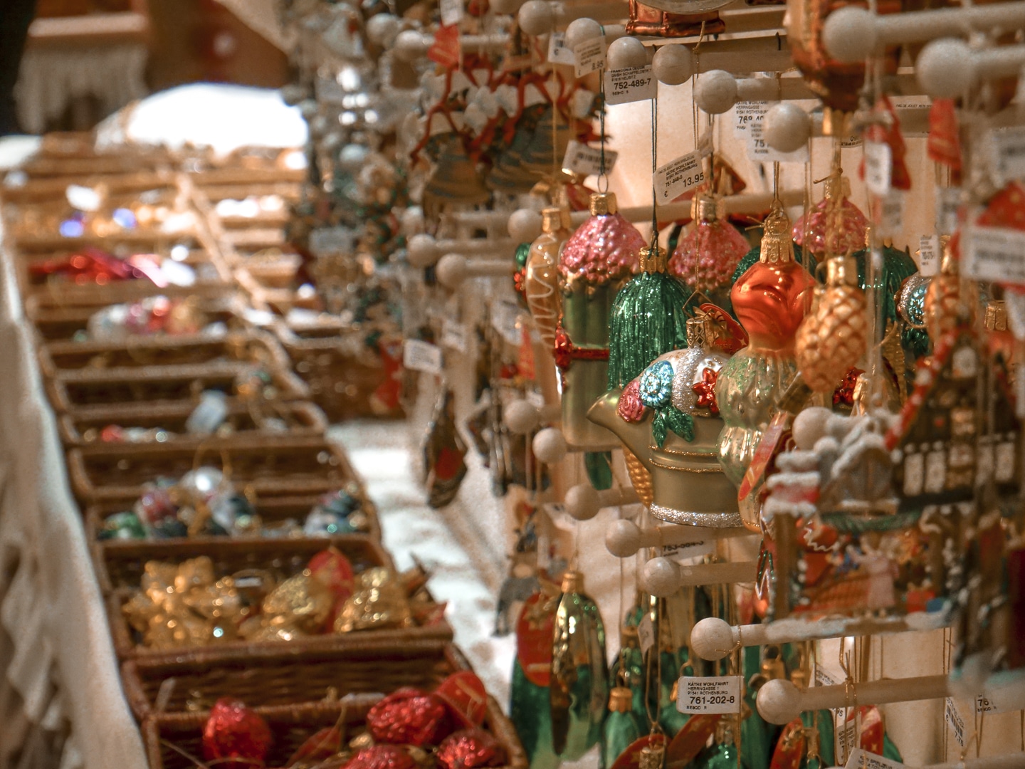 suspension de Noël à Riquewihr marchés de Noël en Alsace