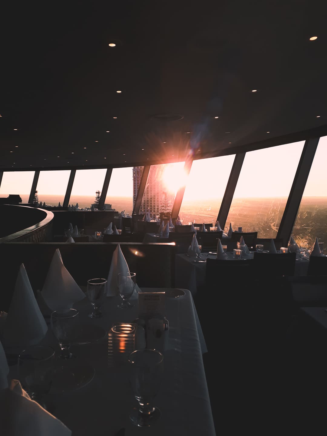 revolving restaurant Skylon tower canada manger à Niagara Falls